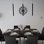 Spacious Deluxe Seaside Escape * خليج سانت بول