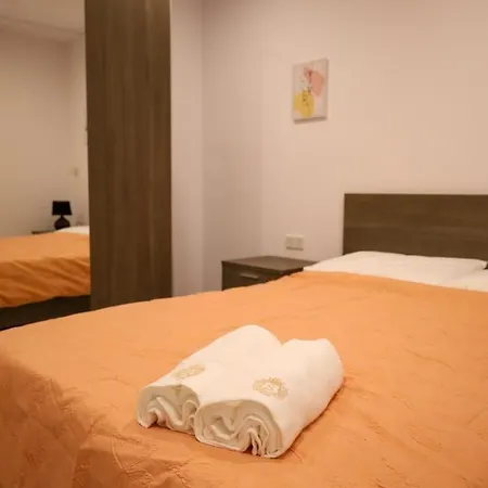 Spacious Deluxe Seaside Escape *