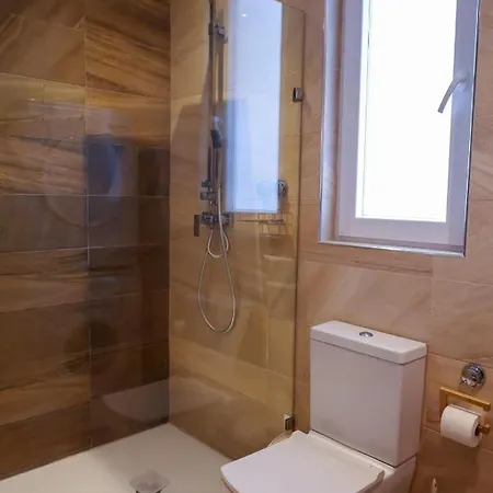 Spacious Deluxe Seaside Escape *