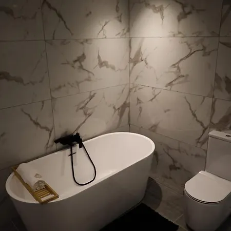 Spacious Deluxe Seaside Escape *