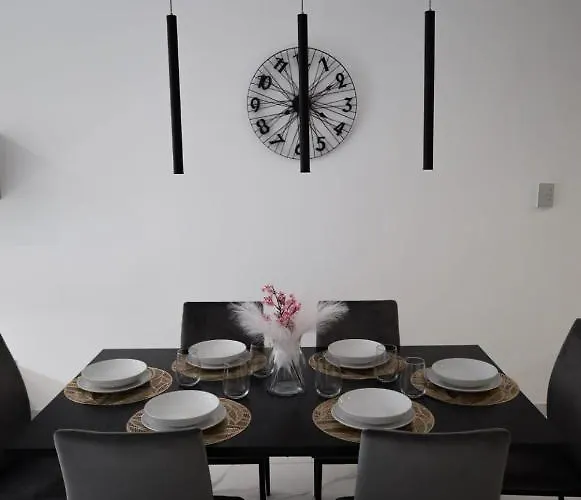 Spacious Deluxe Seaside Escape * Σεντ Πόλς Μπέι