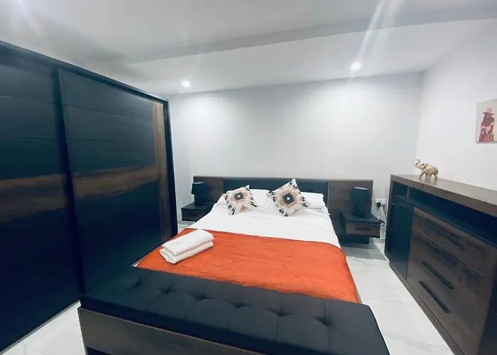 Spacious Deluxe Seaside Escape Σεντ Πόλς Μπέι