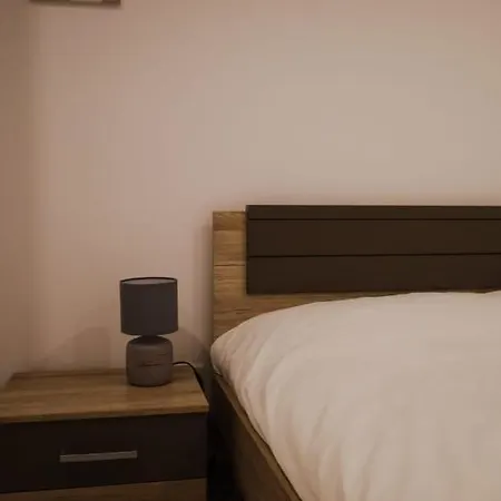 Spacious Deluxe Seaside Escape * St. Paul's Bay