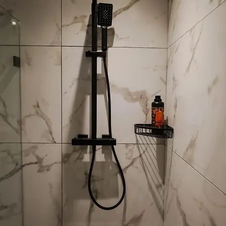 Spacious Deluxe Seaside Escape בית נופש