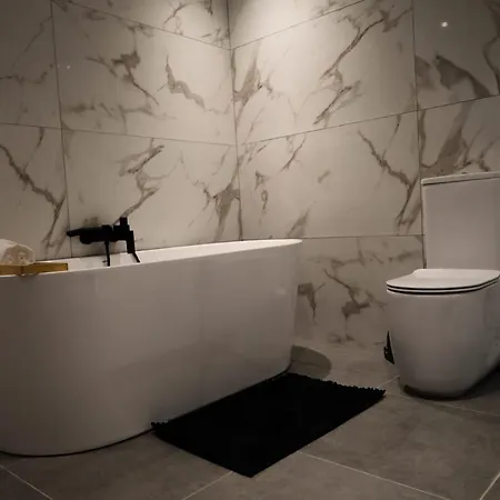 Spacious Deluxe Seaside Escape Tatil Evi *