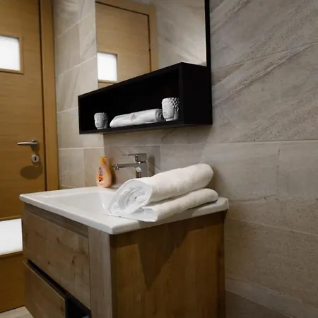 Spacious Deluxe Seaside Escape Tatil Evi