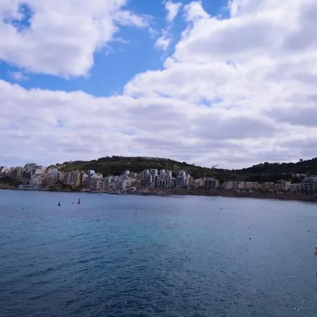 Tatil Evi Spacious Deluxe Seaside Escape St. Paul's Bay