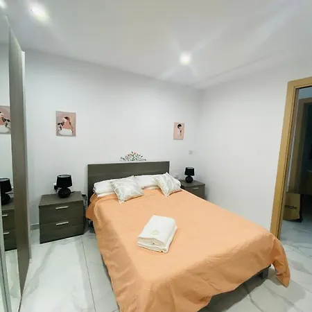 Spacious Deluxe Seaside Escape * St. Paul's Bay