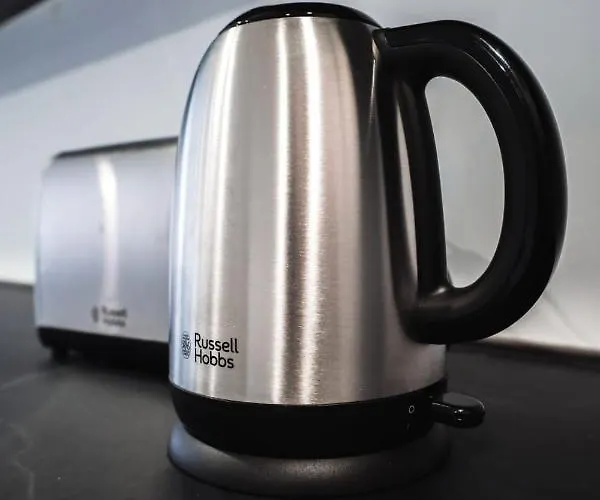 Spacious Deluxe Seaside Escape St. Paul's Bay