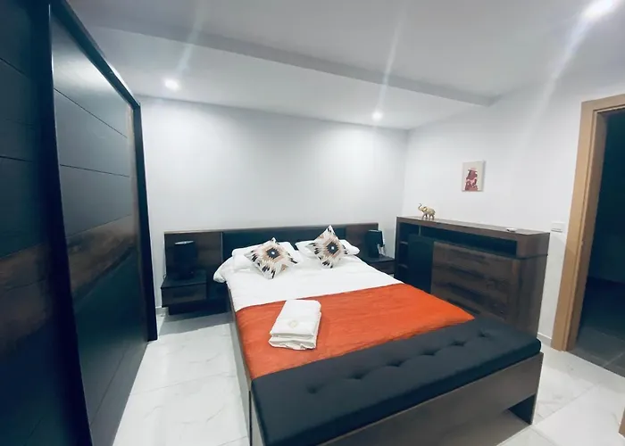 Case de vacanță Spacious Deluxe Seaside Escape *