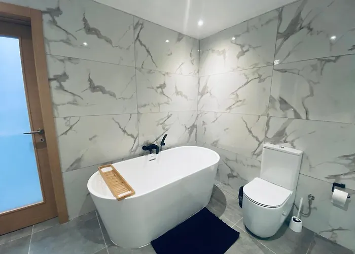 Spacious Deluxe Seaside Escape Casa vacanze