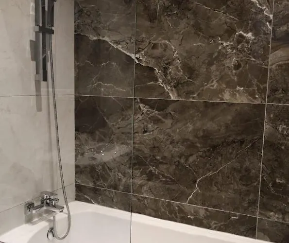 Spacious Deluxe Seaside Escape * St Paul's Bay