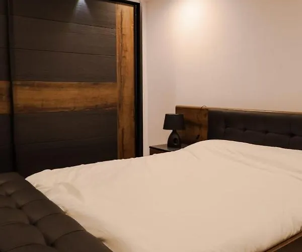 Spacious Deluxe Seaside Escape St Paul's Bay